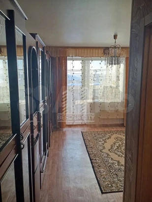 Продам студию ул. Кристальная д. 2